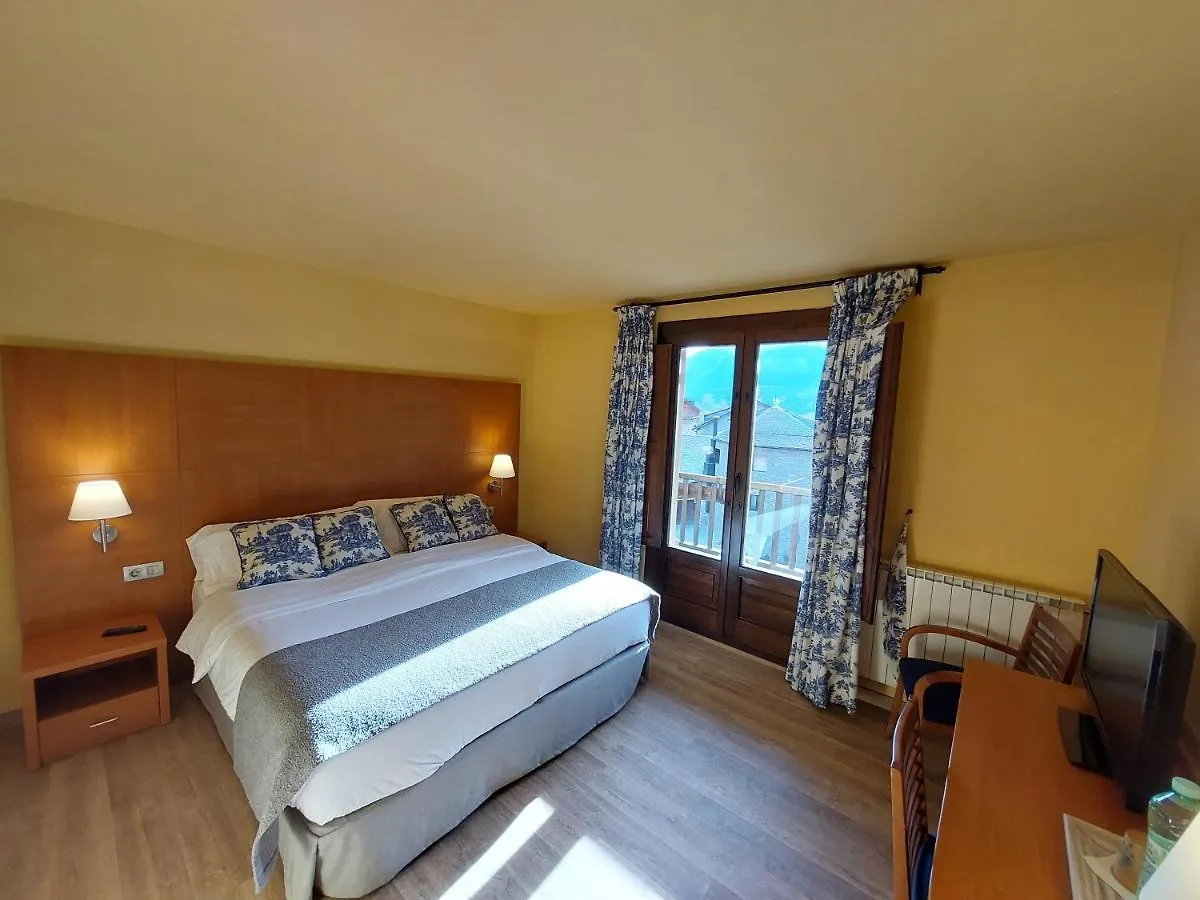 אספוט Hotel Saurat