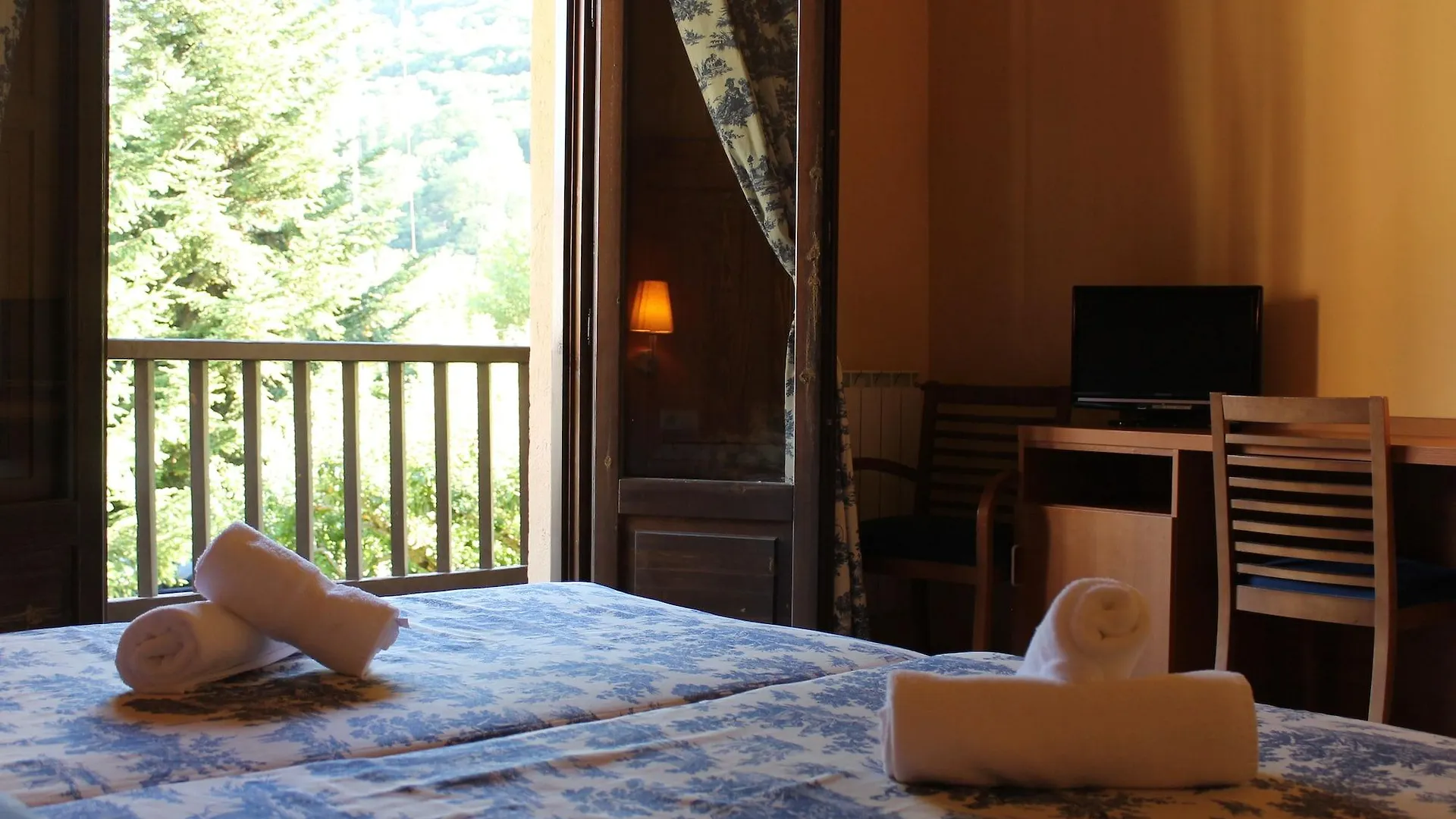 אספוט Hotel Saurat