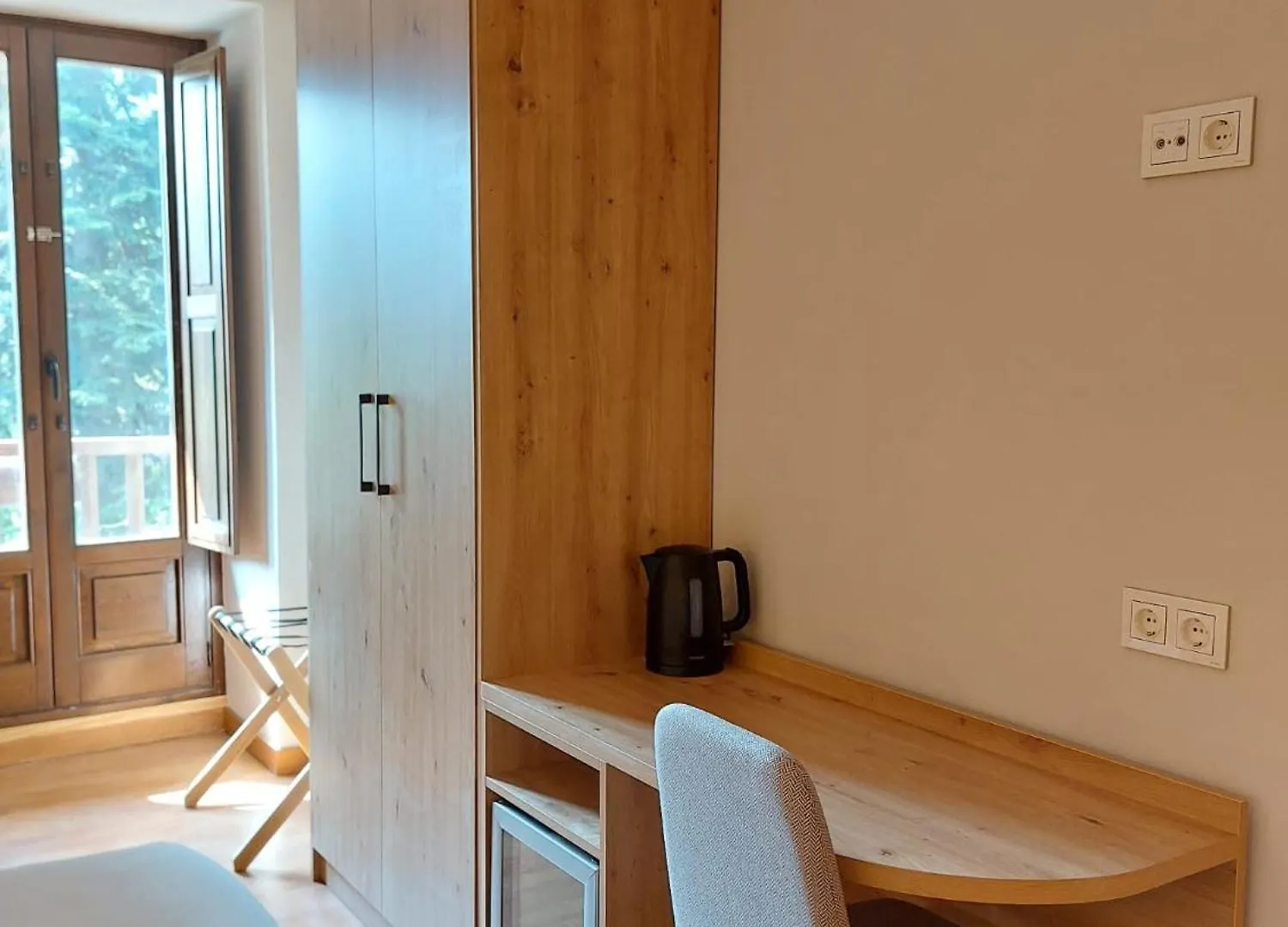 אספוט Hotel Saurat