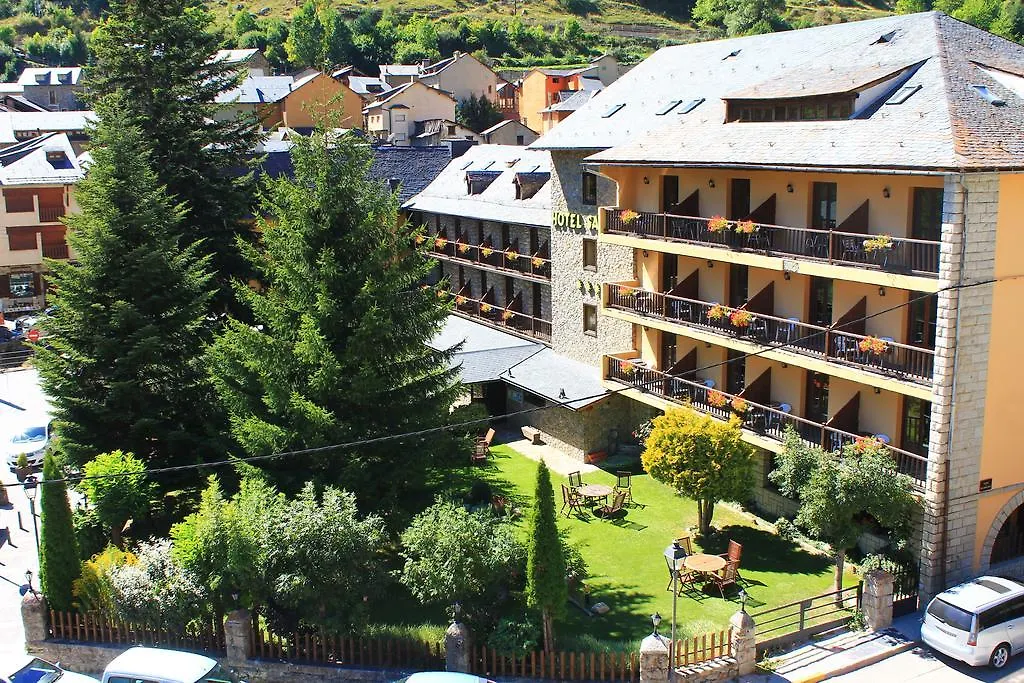אספוט Hotel Saurat