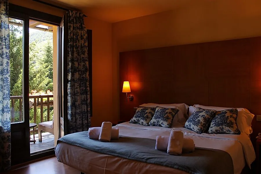 אספוט Hotel Saurat 3*,