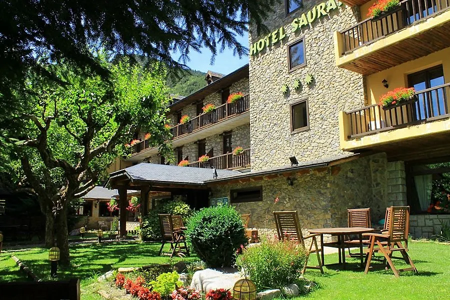 אספוט Hotel Saurat